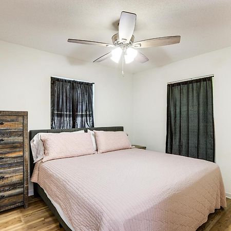 Williston Home With Yard 6 Mi To Devils Den Spring Экстерьер фото