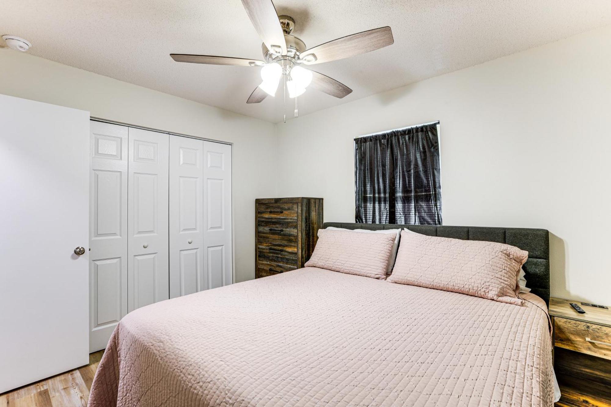 Williston Home With Yard 6 Mi To Devils Den Spring Экстерьер фото